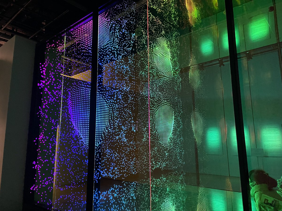 raichi0063's tweet image. バーチャルの中に放り込まれた感が凄い。手のふりに反応して映像が変化する。
#SIAF2024 
#札幌国際芸術祭2024
#IntoSight #SonyDesign
#SCARTS