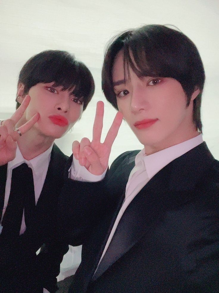sungiecode's tweet image. Fazer Jeongin e Beomgyu ficarem juntos ou atropelar o ex do Hyunjin?