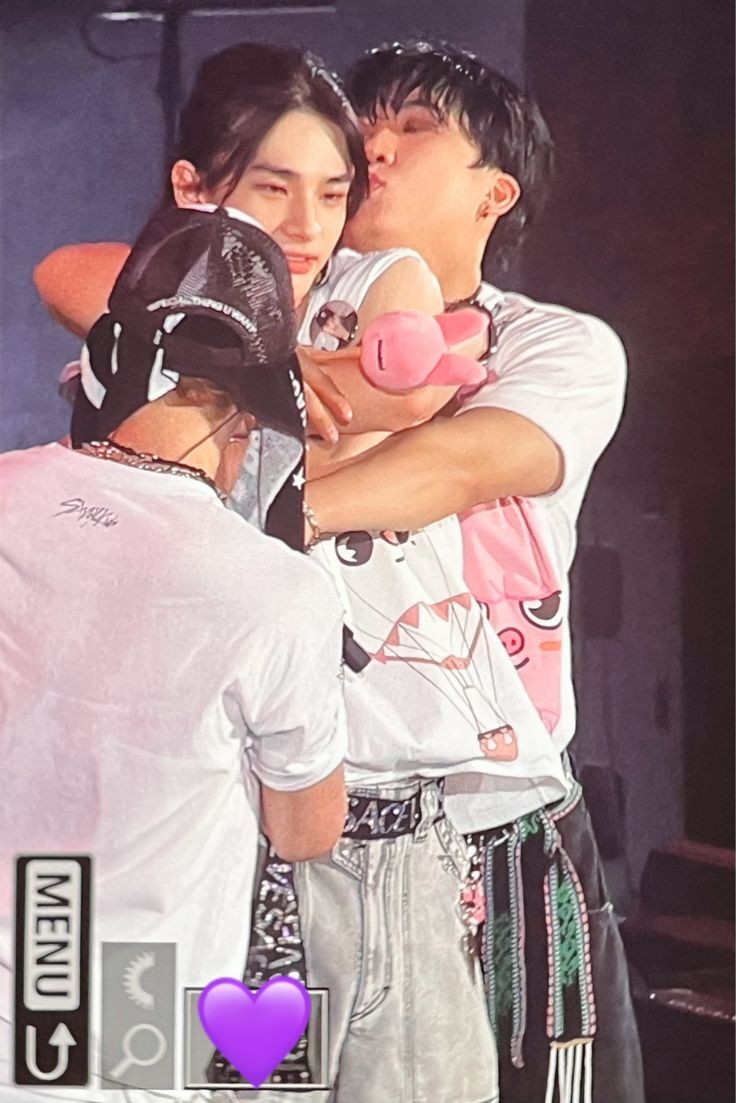 sungiecode's tweet image. Primeiro beijo dos Changjin ou primeira noite dos Seungchan?