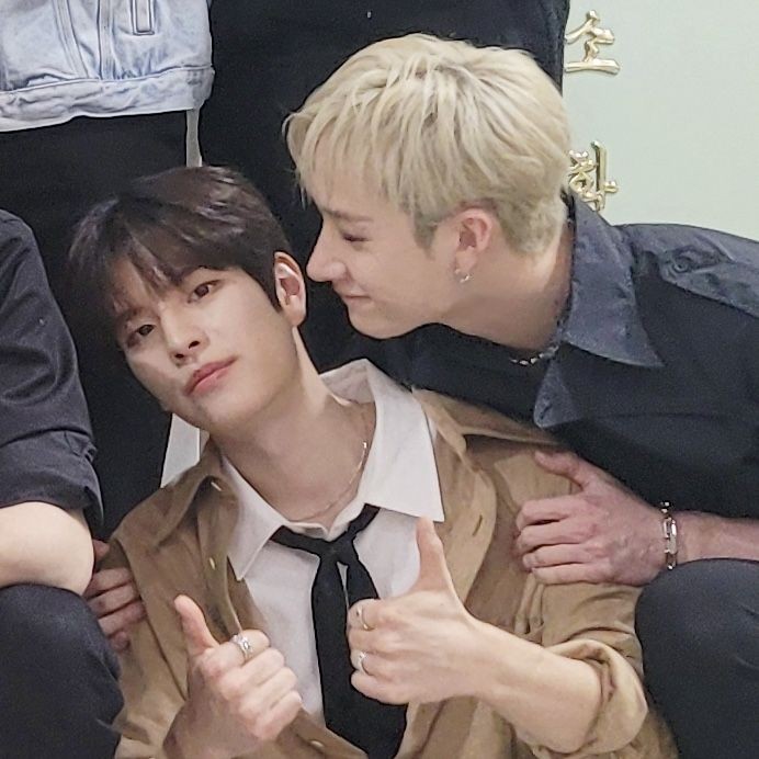 sungiecode's tweet image. Primeiro beijo dos Changjin ou primeira noite dos Seungchan?