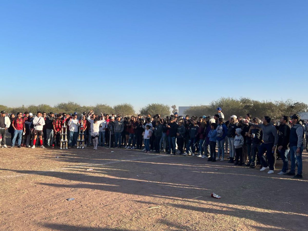 Es bien sabido que mi Huatabampo es un semillero de excelentes deportistas de alto nivel.

Es un gusto felicitar al equipo de La Capilla por ganar el campeonato de la liga rural de fútbol del Caro, en su categoría libre, como lo he dicho, siempre voy a apoyar el deporte.