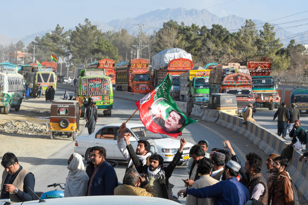 BBCUrdu's tweet photo. ’پاکستان کے انتخابات میں مداخلت اور دھاندلی کے دعوؤں کی مکمل تحقیقات چاہتے ہیں، ہم نے پاکستان سے کہا ہے کہ الیکشن میں سامنے آنے والے عوامی فیصلے کا احترام کیا جائے‘: امریکہ
مکمل تفصیلات: https://t.co/upPznjVvXX https://t.co/jZWqUjJ2q4