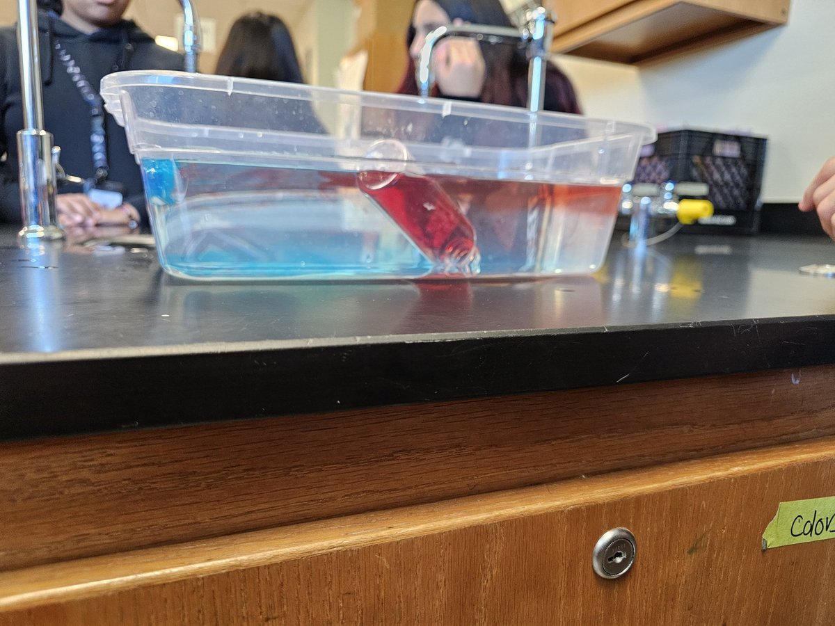 villa_sci's tweet image. I love how pretty this convection lab turned out 😊

#SamSide #HeatTransfer #Convection #HoustonScience