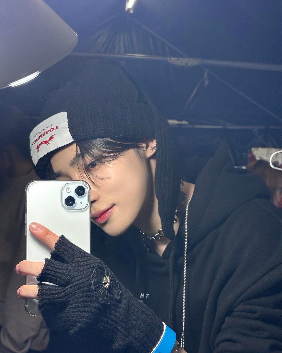 caanhee's tweet photo. Your favorite Hello Kitty is back! Take a look at my bunny-ears hat! Now this is what you call a cute hipster. 🐰 https://t.co/0AAYOlmnce