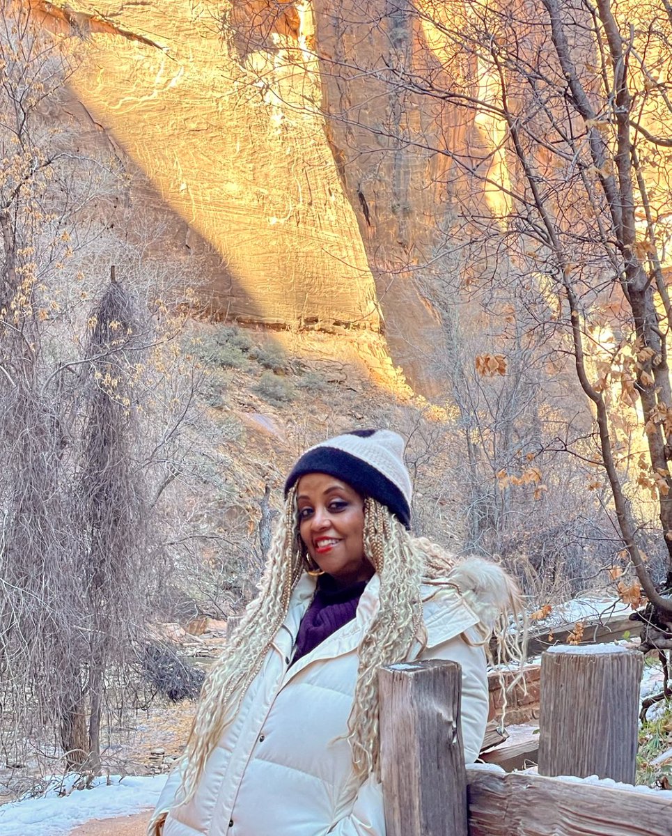 EleniGabre's tweet image. Zion! What a beautiful national park. Did my soul good.  #FindingGod #Utah