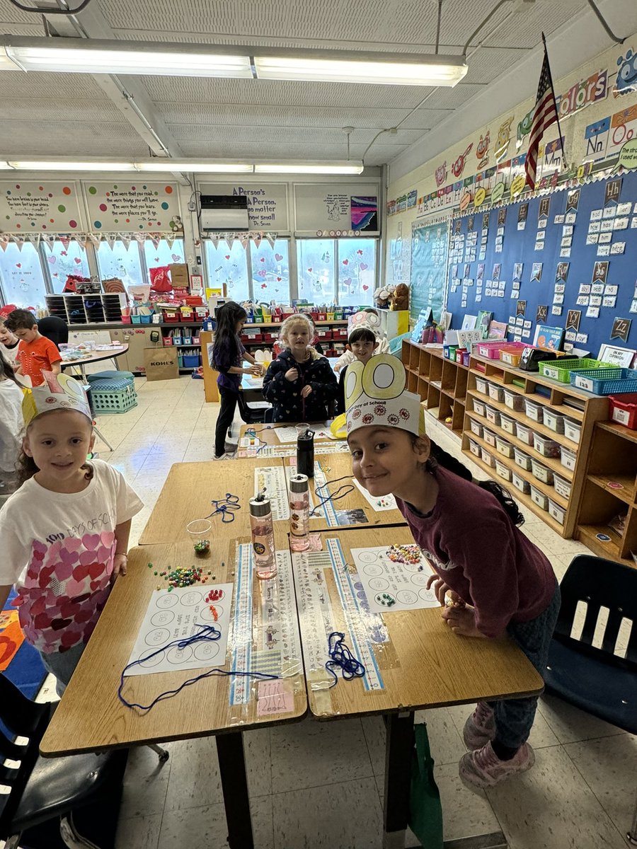 Happy 100th day of school!! <a href="/SparkeShines/">J.F. Sparke School</a> <a href="/BethRoemerIT/">Beth Roemer</a>