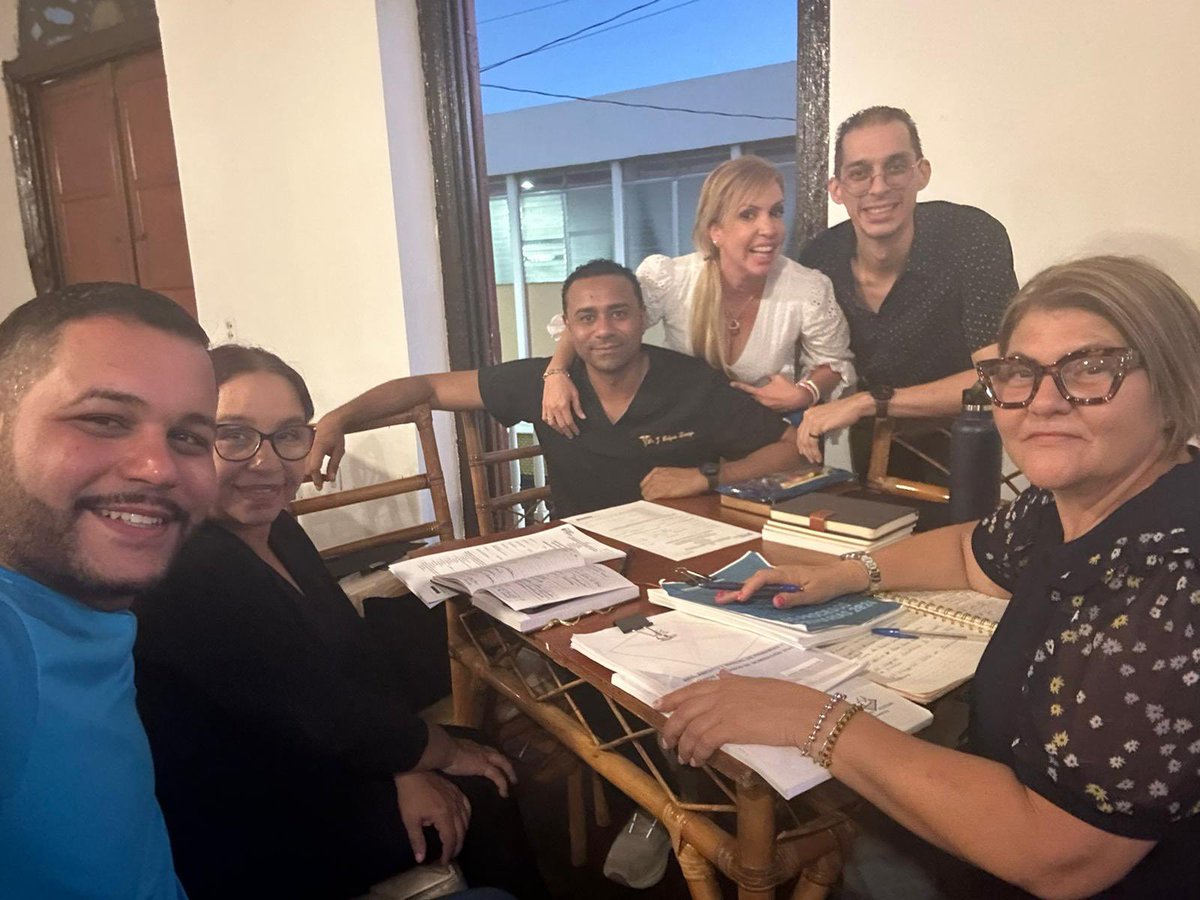 Guayama||| La Presidenta Municipal, Glorimari Jaime, los Directores Regionales y Comisionados Locales de Guayama en reunión para cumplir con el plan de trabajo para su municipio.  El <a href="/pnp_pr/">Partido Nuevo Progresista</a> trabaja a todo vapor para recuperar la alcaldía de Guayama.  #3XPNP2024 🌴🌴🌴