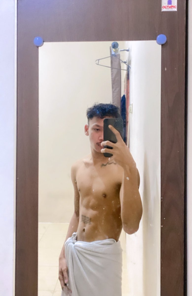 deyre__'s tweet photo. Mandi bareng yo?🫣
#manlysurabaya https://t.co/VCqpIKXrDM