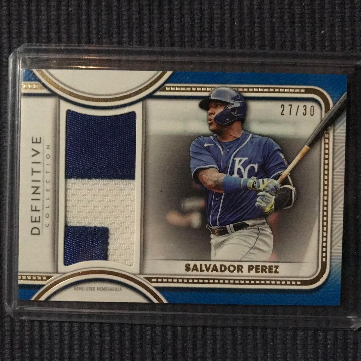 WhitticusCards's tweet image. 👀 Listed For Auction! ⚾️
ebay.com/itm/2259912278…
@Topps Definitive Relic /30 #ColorMatch
Salvador Perez @Royals @MLB 
#thehobby #WhittnessCards #whodoyoucollect #Nancynewf #KCRoyals #KansasCity #Royals #SalvadorPerez #BaseballCards #MLB #baseballseason