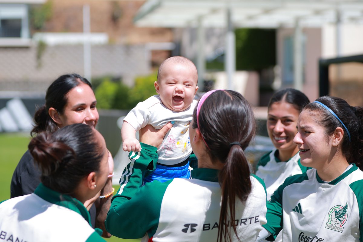 Miseleccionfem tweet picture