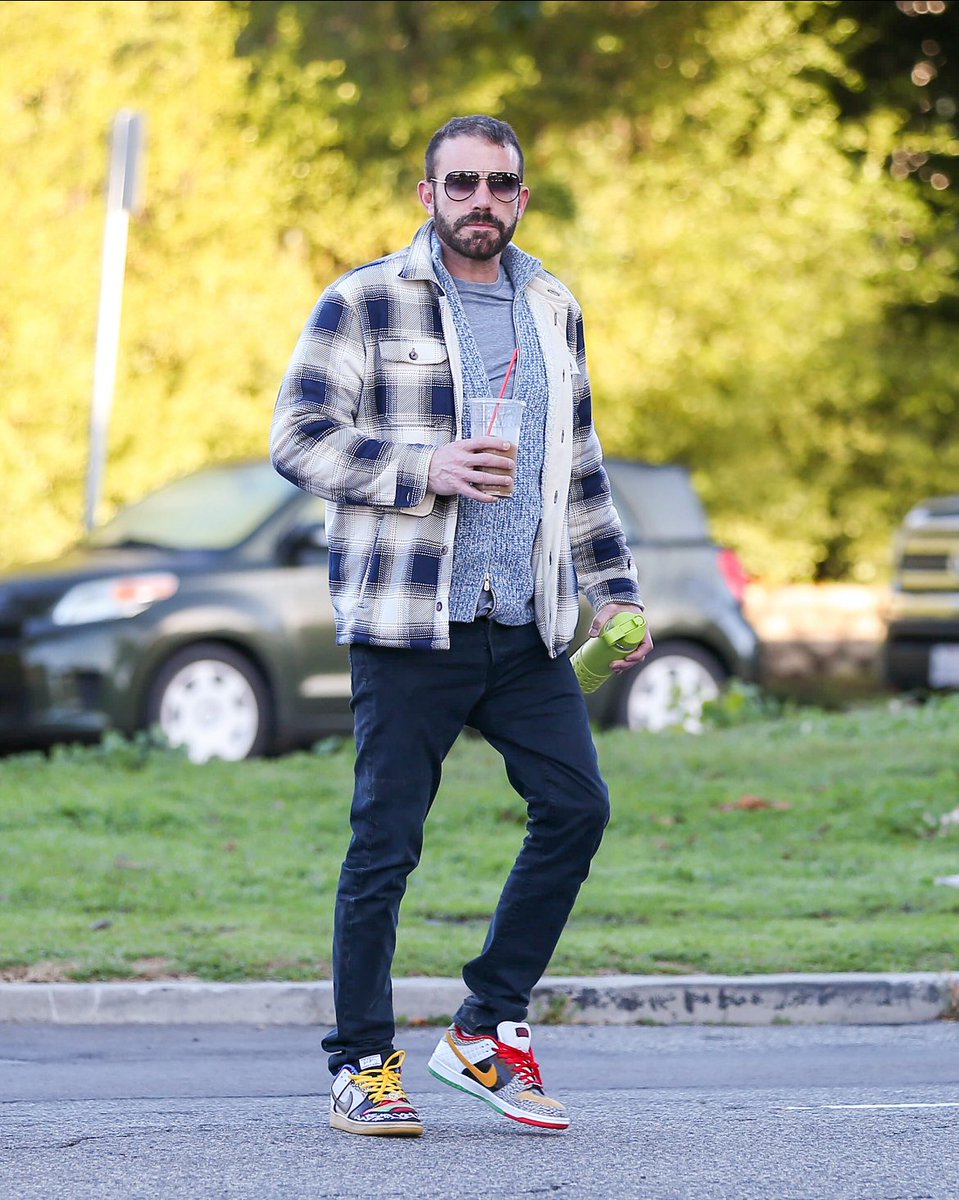 Just4kicksshow's tweet photo. Sooo Ben when are you coming on the show? Kick game 🔥🔥🔥. #justforkicks #sneakerhead #sneakers #BenAffleck  #nike https://t.co/jh8NUG0VUu