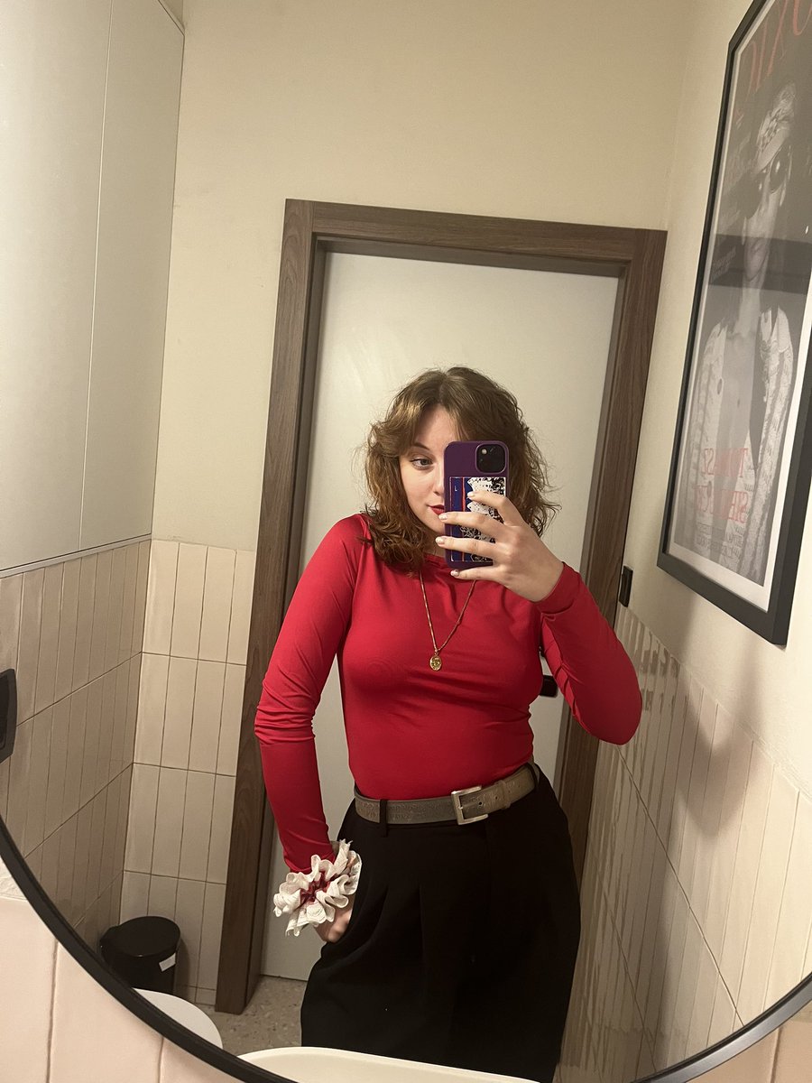 sunflvr's tweet photo. this hair got dressed frfr https://t.co/W9mkCeycFi