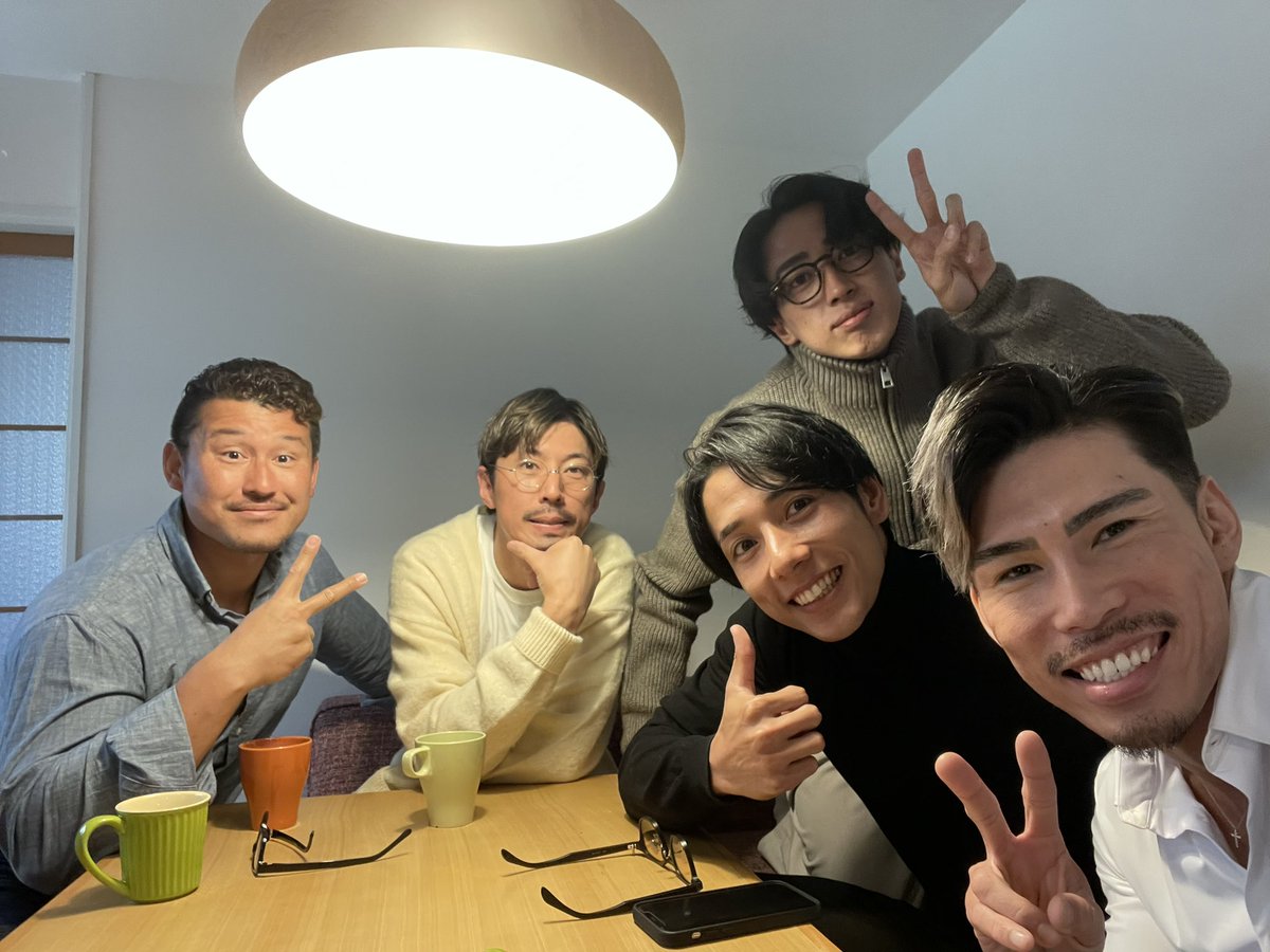 fukuchanDstrong's tweet photo. #ラブデッドライン
いよいよ今夜、最終話（9.10話）😳‼️

初期メンのケイちゃん、オカピー
京都から合流のケイジロウの婚活の行方は⁉️

写真はケイジロウの合流日に、男子部屋で撮影したもの📸✨

京都の共同生活も、楽しかったなー☺️💓

#Netflix https://t.co/wk3i7YDiH9