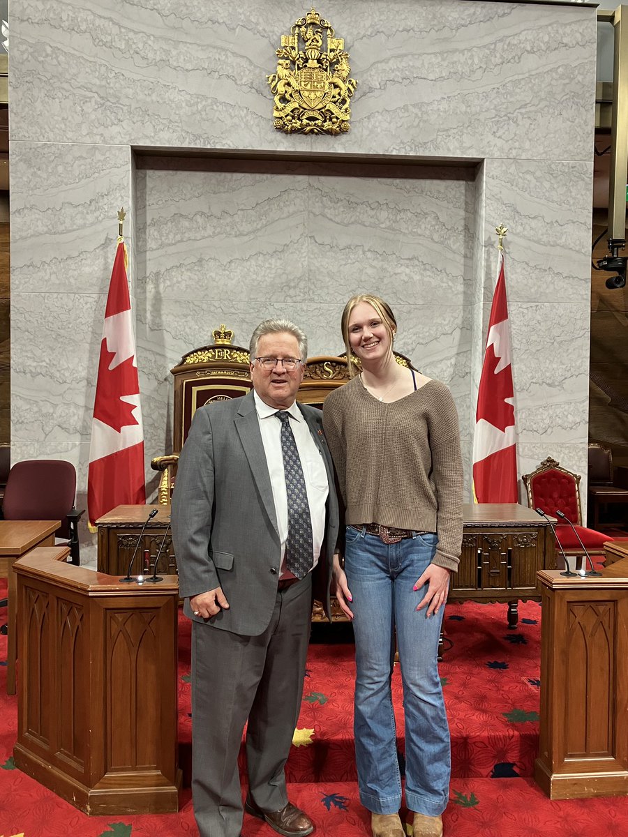 Today I had the pleasure of meeting 4-H’er, Leah Newcombe, who is currently studying animal science at @DalhousieU, Truro Campus. Leah is a @4HCanada and @Official4HNS member and leader. It was great to spend time with her while we toured the @SenateCA building! #YouthEmpowerment
