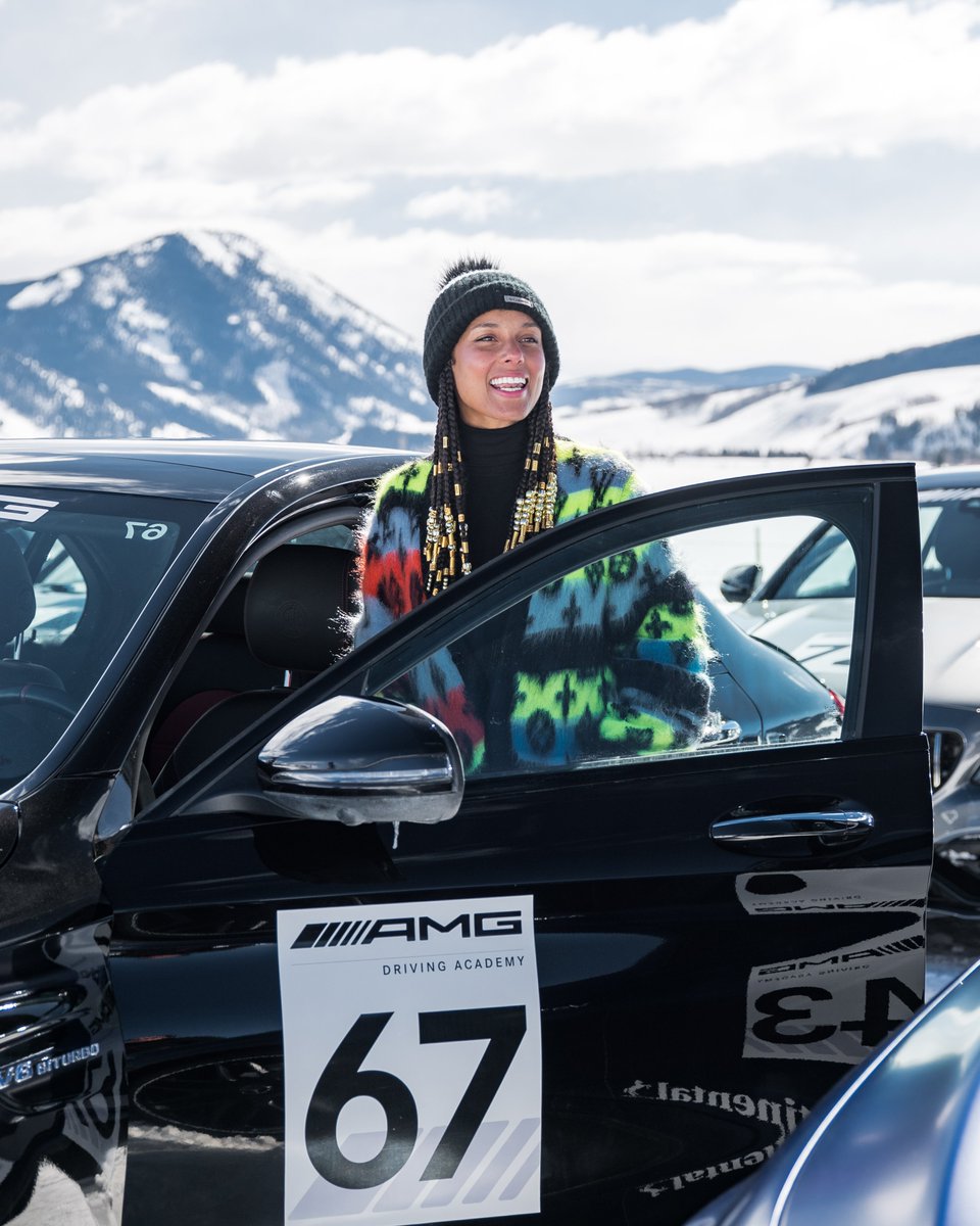 MercedesBenzUSA's tweet image. Simply Iconic ✨

Our brand ambassadors delivered an electrifying performance at the big game.

#MercedesBenz #BrandAmbassadors #HalftimeShow