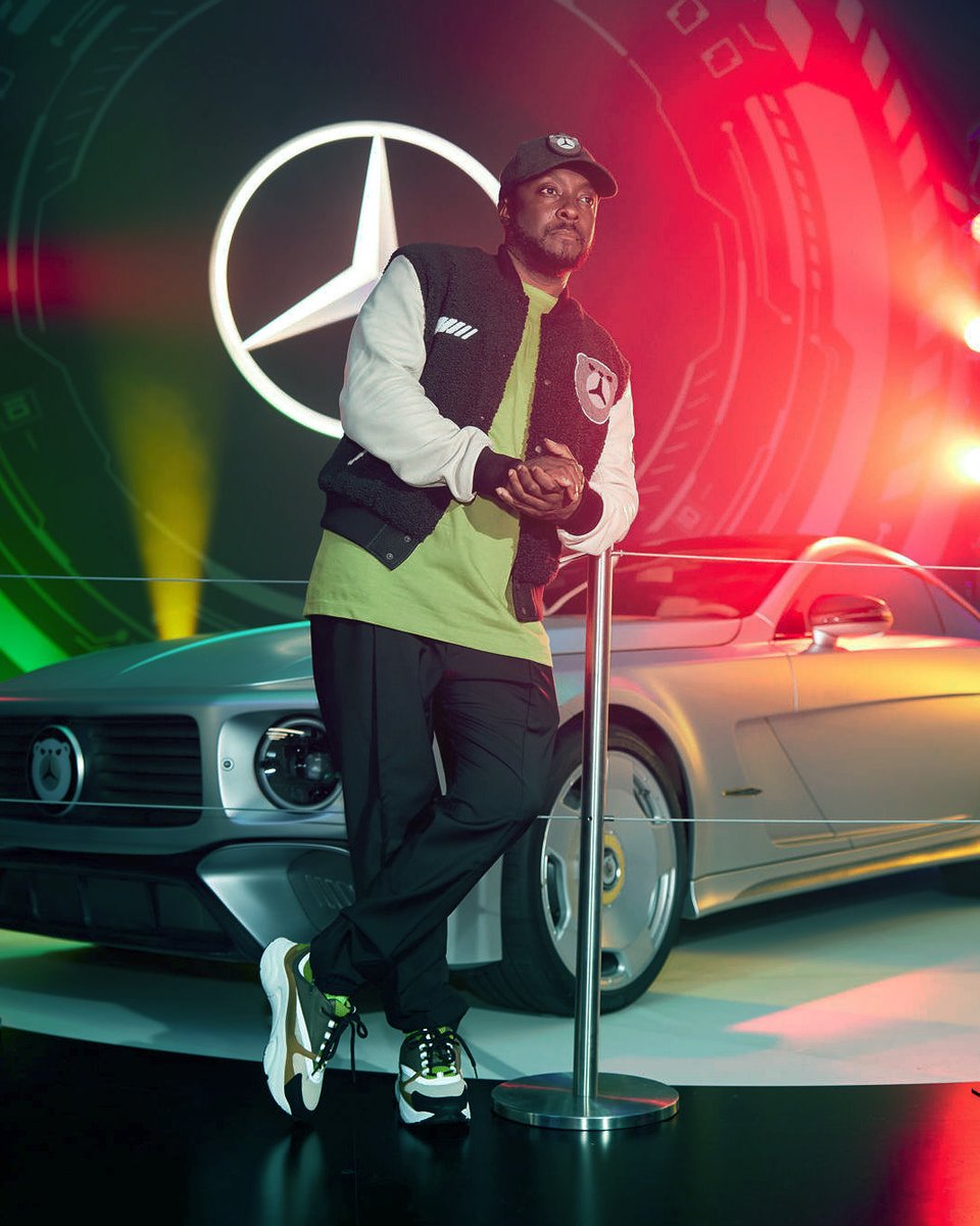 MercedesBenzUSA's tweet image. Simply Iconic ✨

Our brand ambassadors delivered an electrifying performance at the big game.

#MercedesBenz #BrandAmbassadors #HalftimeShow