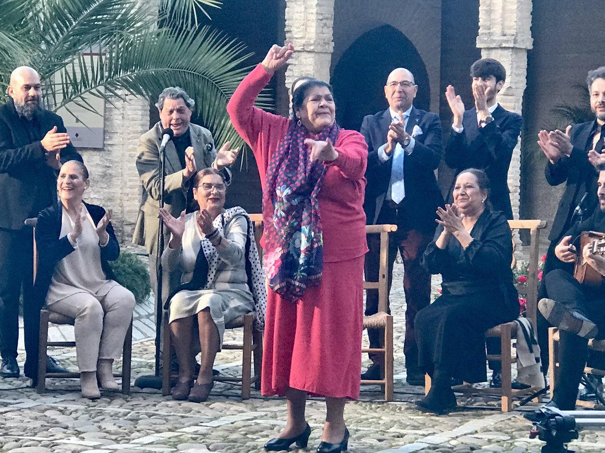 Fin de fiesta por bulerías
Esto es la alegría de Jerez!

Felicidades a todos los artistas que han participado y nos han hecho disfrutar

 #ConLolaFlores <a href="/canalsur/">CanalSur</a>