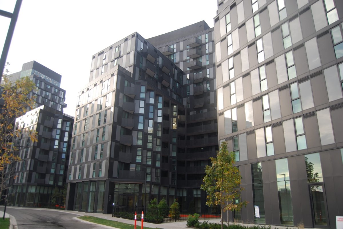 CollecdevTO's tweet image. Committed to environmental stewardship, we&apos;ve adopted bird-friendly glazing in our designs.

Join us in creating spaces that not only inspire but also prioritize the well-being of our avian neighbours.