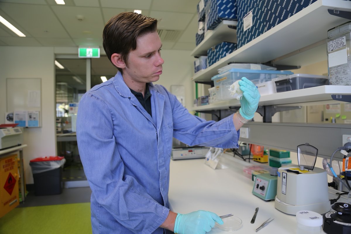 🪼🔬Ground-breaking work by JCU's <a href="/ScottJMorrissey/">Scott Morrissey</a> could soon keep swimmers safer, thanks to a revolutionary technology that can track one of the world’s most venomous animals, the Australian box Jellyfish.

Full story📄👉shorturl.at/ruDFG