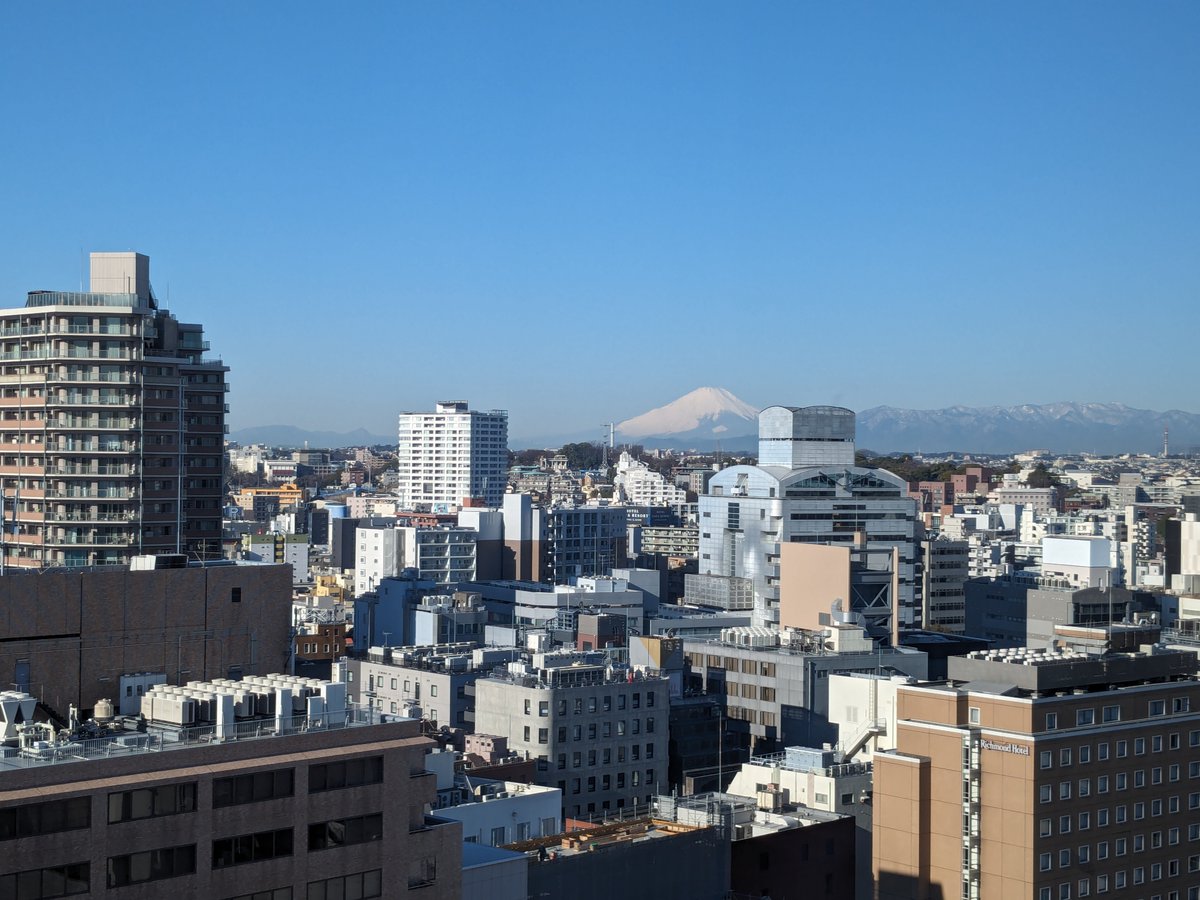 Power_MHI_IDS's tweet photo. おはようございます。
横浜関内は爽やかに晴れ上がっています。

少し霞みがかっていますが、富士山が美しいです。
今日も一日、ご安全に！ご健康に！
#企業公式相互フォロー 
#企業公式が毎朝地元の天気を言い合う 
#企業公式さんと繋がりたい https://t.co/uVeiy2ChKu