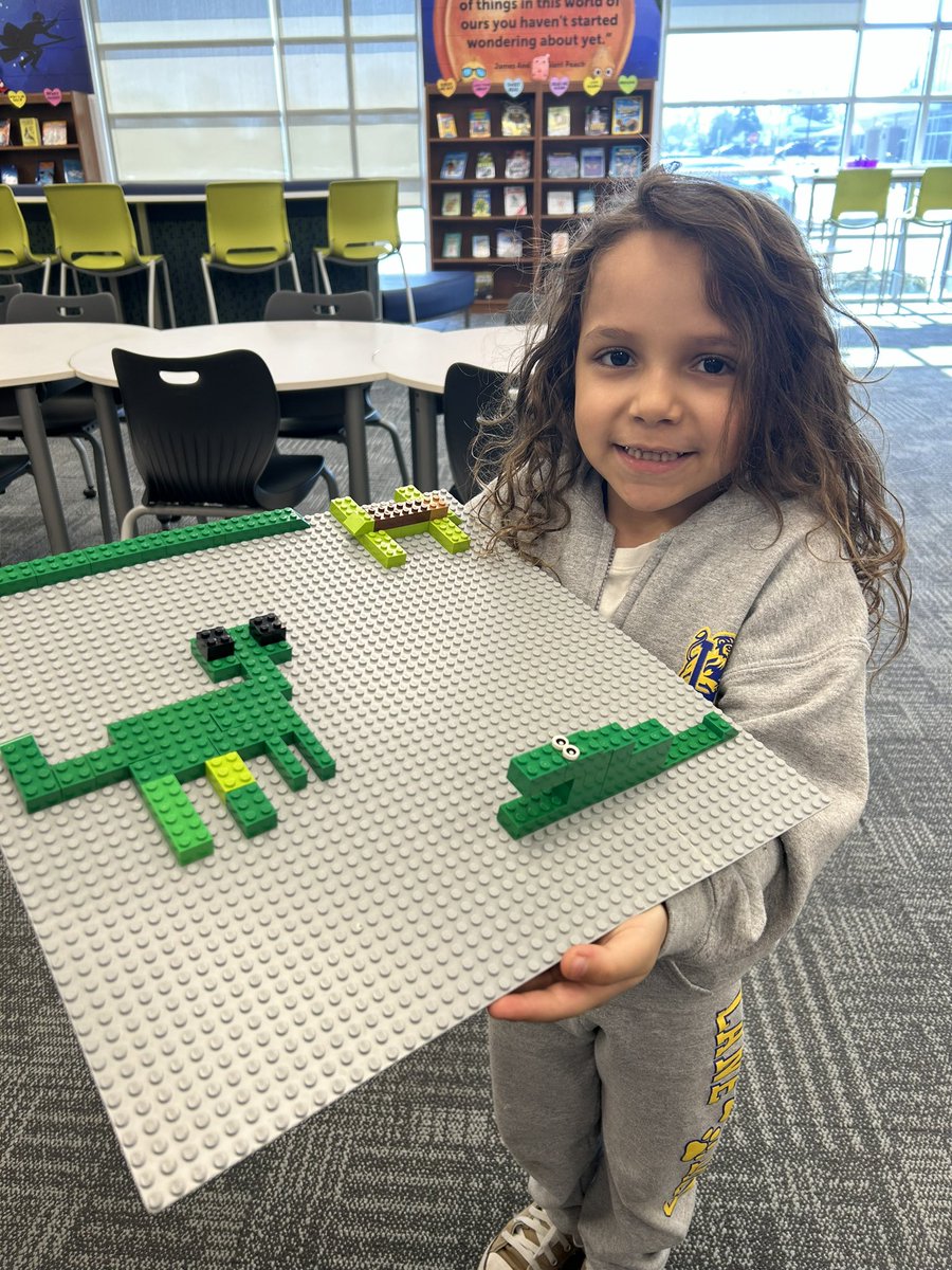 MrsRileyMC's tweet photo. Look at these amazing Lego club creations! #weare126 #lane126 https://t.co/heaxBrQajB