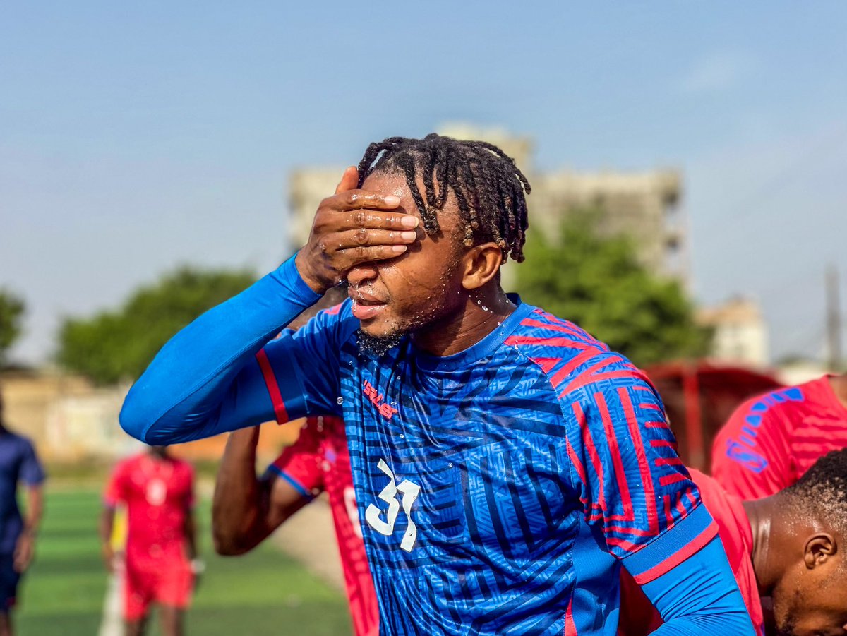 SportContents's tweet photo. ⚡️Le @HACofficiel 🔴⚪️ au charbon sous les ordres d’un nouveau coach pour reconquérir son titre perdu.
Après 5 matchs, le géant guinéen traîne à la 12e place (3 D, 2 N, 1 V).
🏆 Le club de Matam peut-il encore rêver du titre de #Ligue1Guicopres🇬🇳❓
#ExpertsFootGn🇬🇳 https://t.co/AiGqt3qviO