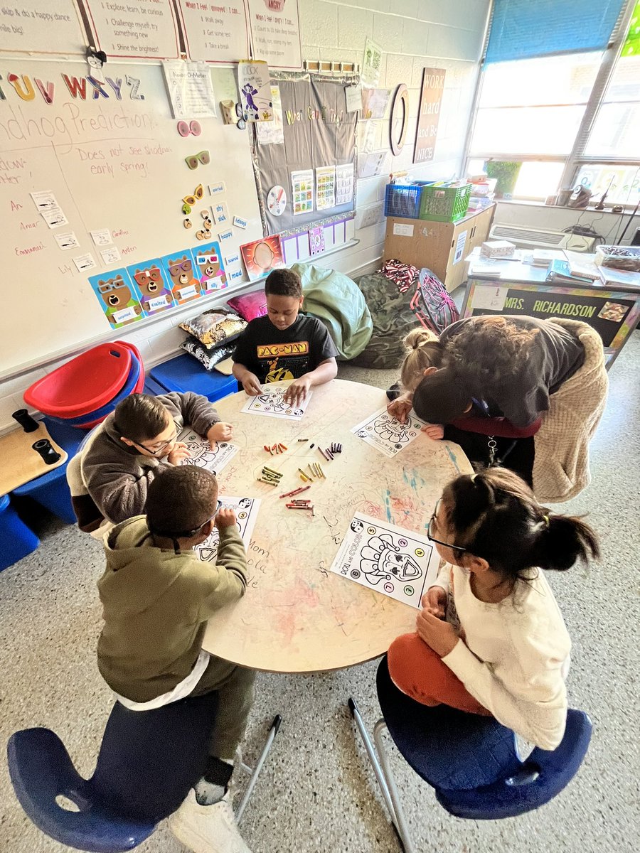 AstrosAAF's tweet photo. Gosh, February has so much learning! Here’s a snapshot! 1 &amp; 2: Counting to 100 using 10frames for #100thdayofschool 3: Money sorting with Lincoln and Washington for #PresidentsDay 4: Rosa Parks for #BlackHistoryMonth @AlantonAstros @SeeDotWilson https://t.co/05A26BCkPL