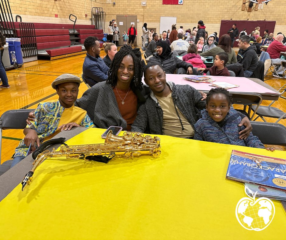SSPPS6's tweet image. Today is National African American Parent Involvement Day. It’s a day for families, specifically Black families, to be involved in their child’s education. We are thankful for the many families who came to our events to support their student’s education. #PackerPride #NAAPID