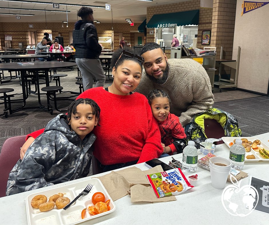 SSPPS6's tweet image. Today is National African American Parent Involvement Day. It’s a day for families, specifically Black families, to be involved in their child’s education. We are thankful for the many families who came to our events to support their student’s education. #PackerPride #NAAPID
