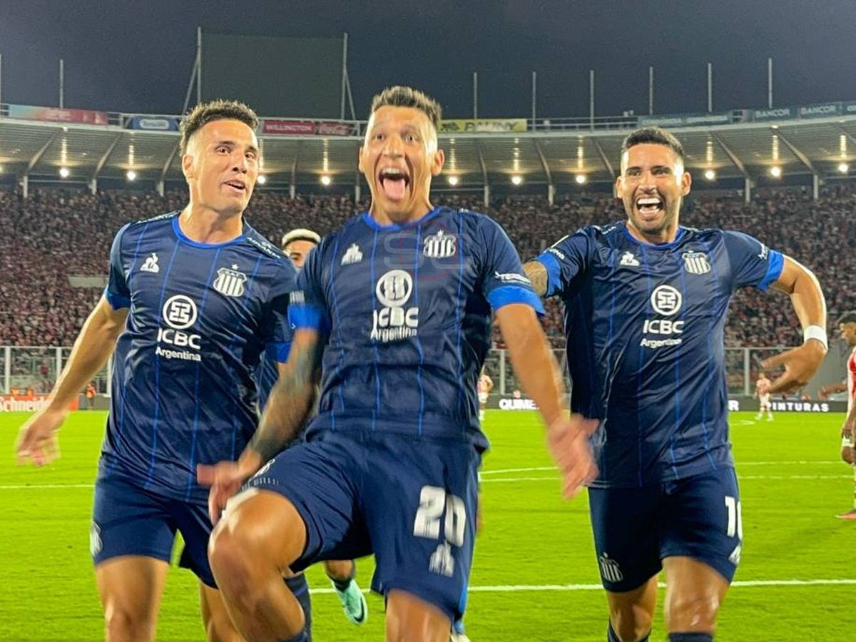 Es un enfermo 🎩🪄💙