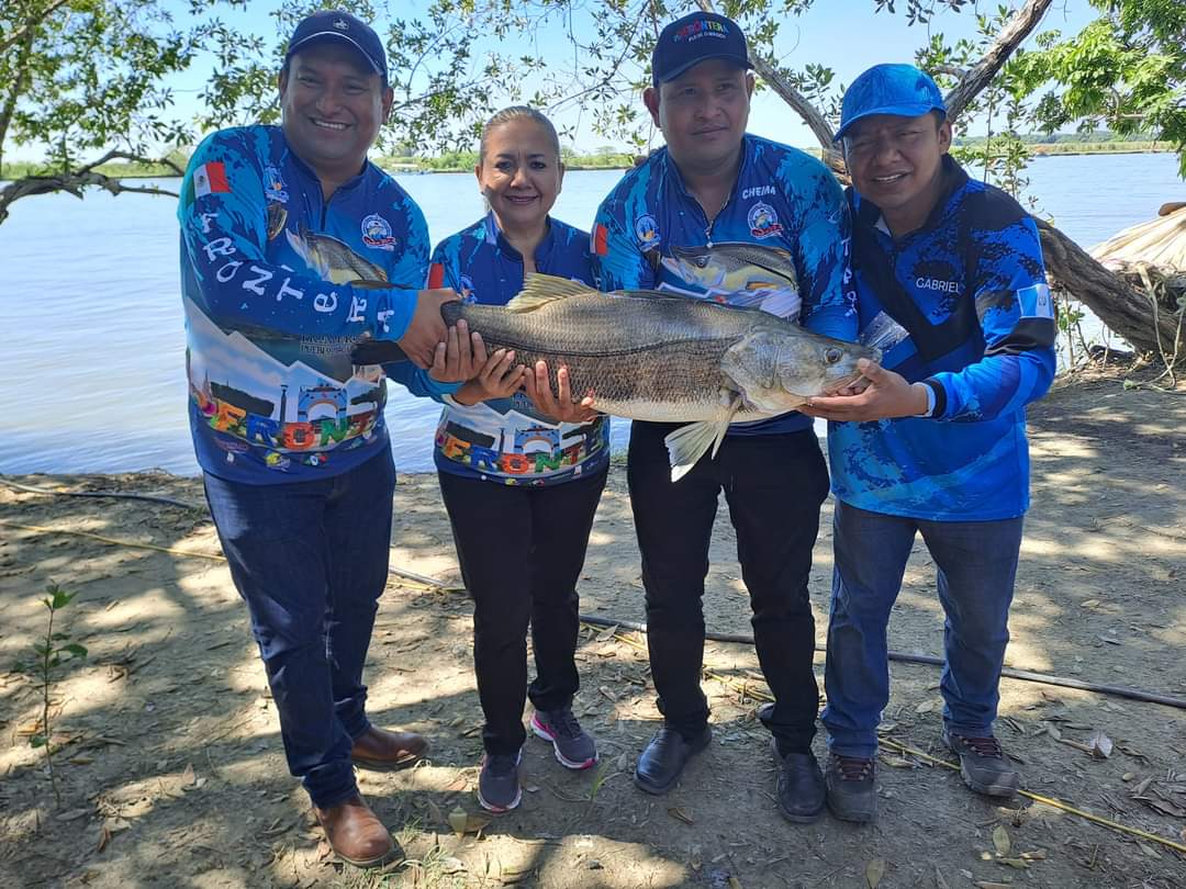 TabascoUie's tweet photo. Con gran éxito se realizó el fin de semana el 3er. Torneo Internacional de #PescaDeportiva de Robalo en el #PuebloMágico de #Frontera en #Centla, en el que participaron más de 240 pescadores deportivos de la región.
#PescaEsTabasco #VíveloEsTabasco 
@HCentla @Turismo_Tabasco https://t.co/5ZNoyd6vMr