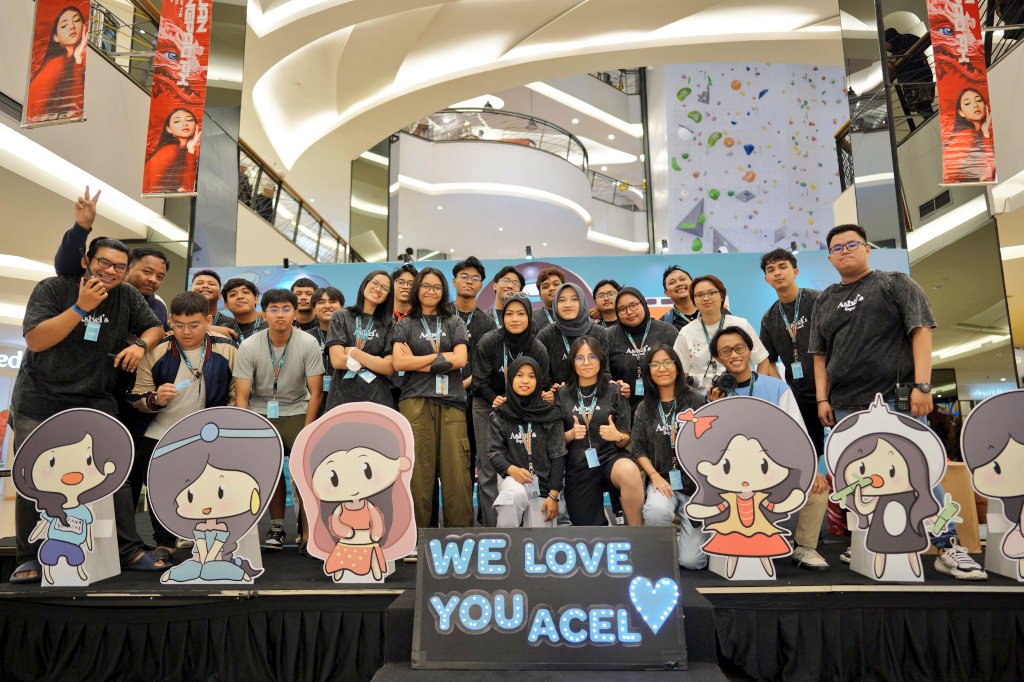 ashelasa's tweet photo. Terimakasih sudah di beri kesempatan untuk membantu rangkaian terakhir ini,seneng bisa kenal orang² hebat di dalam sini dan mungkin ga bisa di temuin di luar sana. Jadi Terimakasih atas kesempatan nya #ASHELesai #Ashelasa https://t.co/qtBzKxAZtw