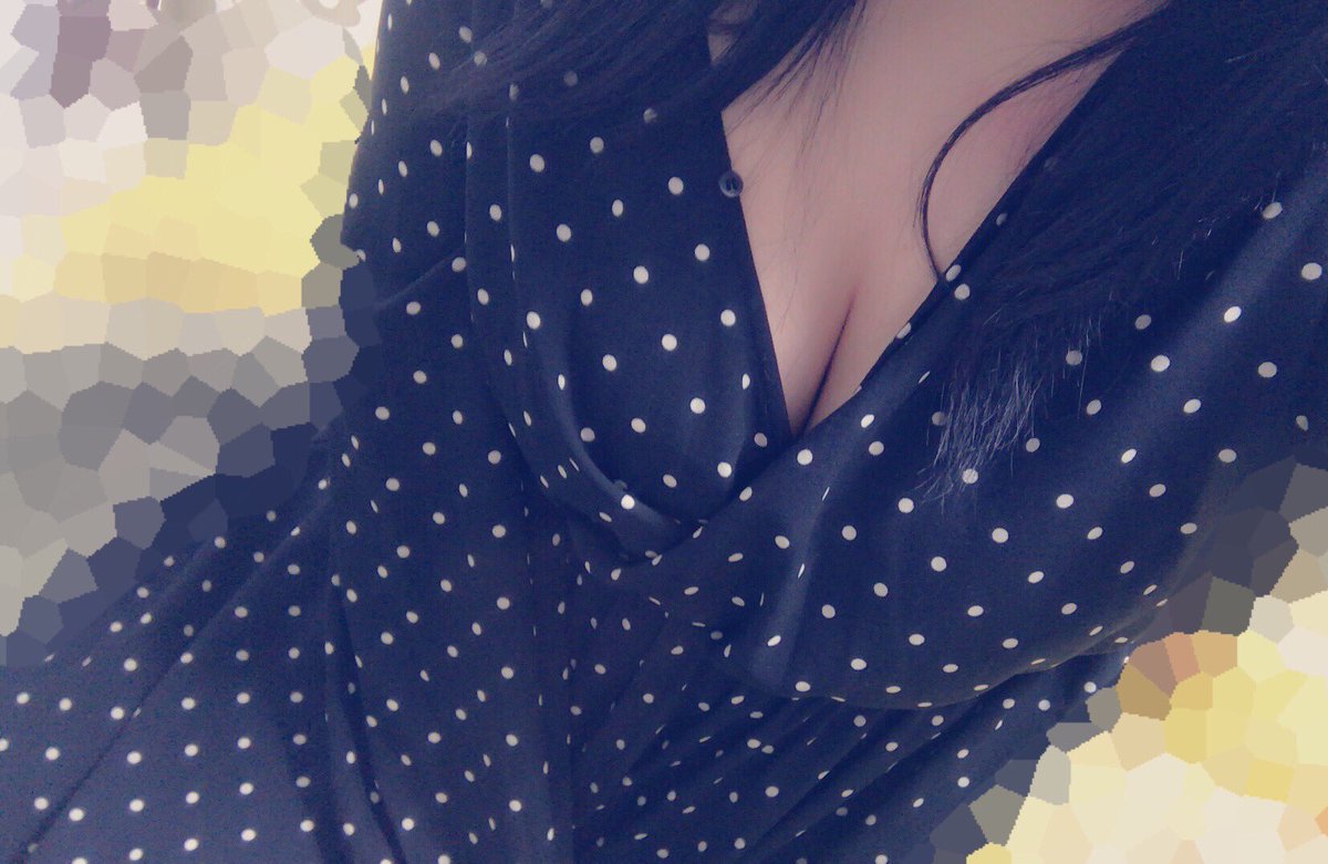 ク ン ニ抵抗ないな方いますか❣️
（匂 っ た らごめんなさい）

ク 〇 ニ大 好 きな方リプで教えて🤲