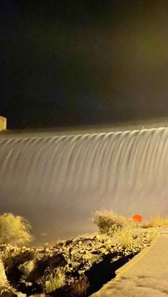 فيضان سد وادي ضية 
#قريات

#منخفض_الوبل