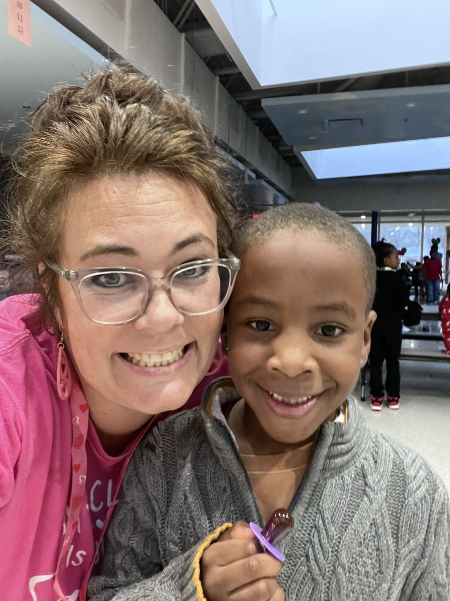 Gabe2687's tweet photo. Always a blast at the CPES dances♥️♥️ #spreadkindnesslikeconfetti
@DrManigo @sarapmendez1 @CPES4LIFE @vbschools @VBTitleI @JnetVA https://t.co/o7MLNFTja4