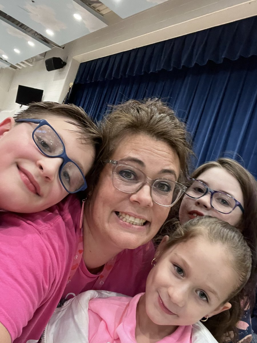 Gabe2687's tweet photo. Always a blast at the CPES dances♥️♥️ #spreadkindnesslikeconfetti
@DrManigo @sarapmendez1 @CPES4LIFE @vbschools @VBTitleI @JnetVA https://t.co/o7MLNFTja4