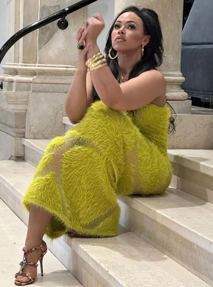Happy Birthday to THE ONE and ONLY.. Queen <a href="/ellevarner/">Ellie V ⚡️</a> !!  We are so grateful for the beautiful gift you were given and chose to share with us!! You are truly a Gem!! May your day be the best ever and full of Love!! - #AllThingsElleV 🤍. 
Get tickets now! Ellevarner.com