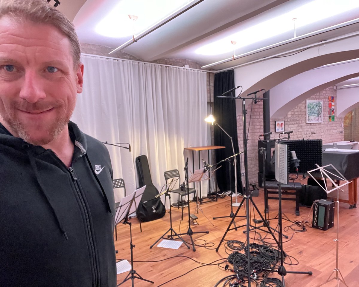GGboeck's tweet photo. 1 week = 2 new recordings🎤🎤📀📀
Danke
#wienerconcertschrammeln 🎻+ ⁦@pianomalk⁩ 🎹+ #richardwinter #gramola🇦🇹 https://t.co/R7pMrs5GFx
