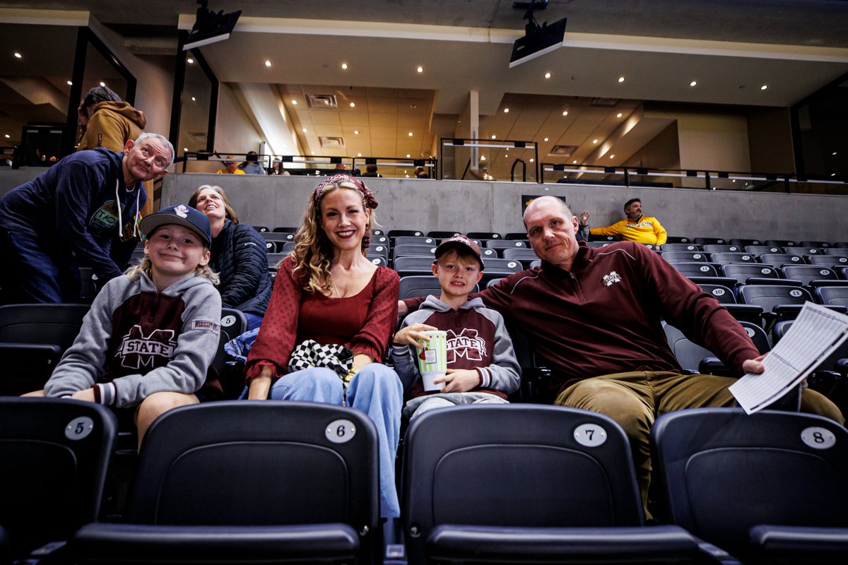 HailStateMBK's tweet photo. Shoutout to our 𝐑𝐨𝐚𝐝 𝐃𝐚𝐰𝐠𝐬! 

No matter where the road takes us, it is always great to see Maroon and White in the stands! 

#HailState🐶 https://t.co/zGvhuSuZ8i