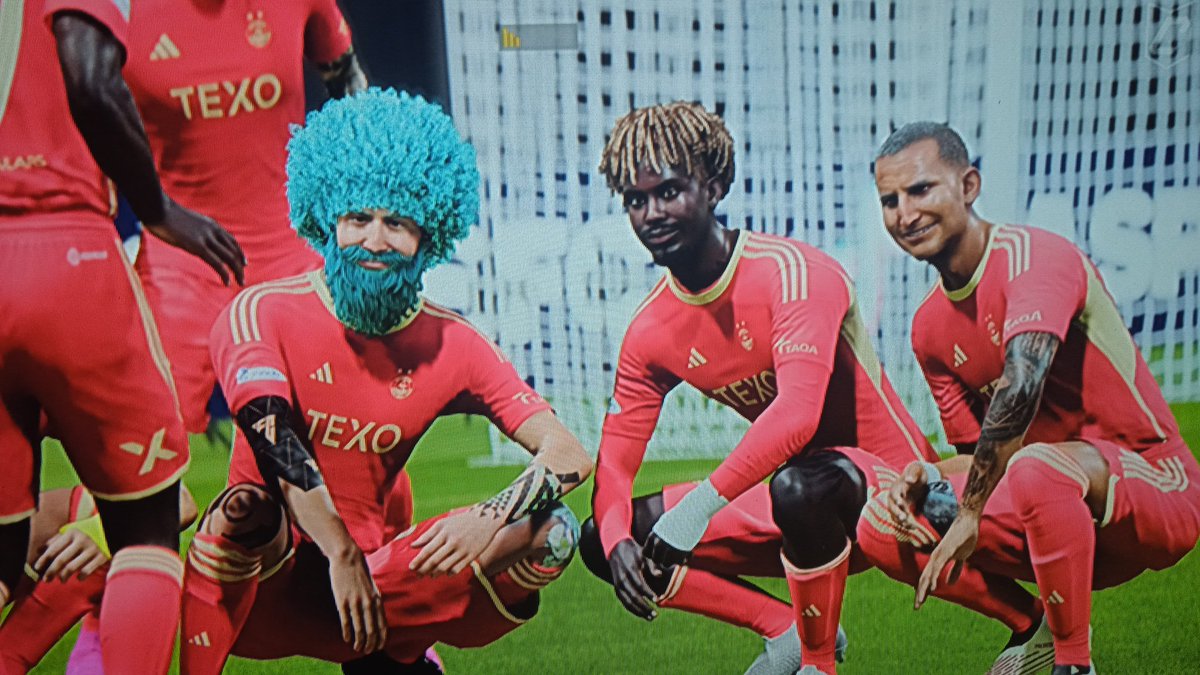 VC1tt's tweet photo. @DLT_Rino @FinalWarriorsPS  Il trio più forte di pro club https://t.co/9R979GIxj6