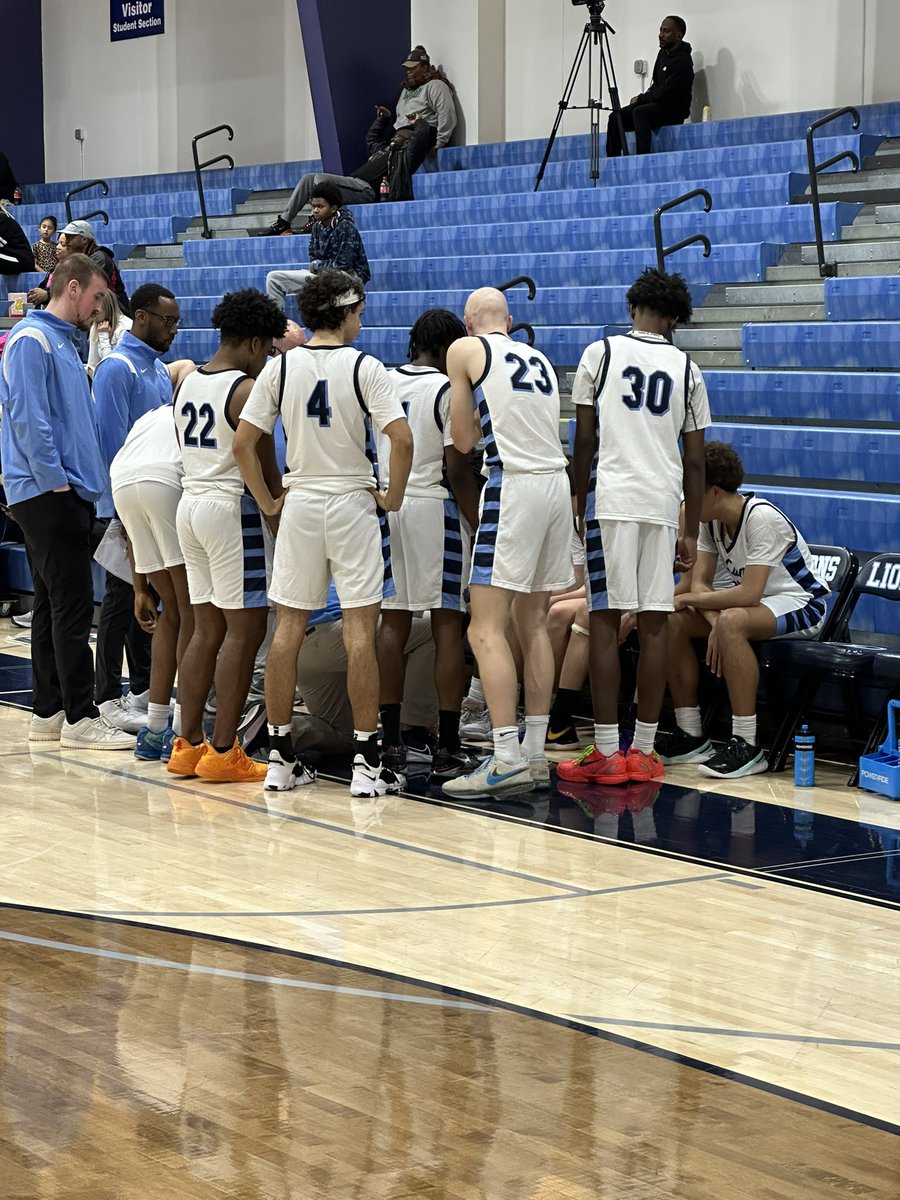 BB FINAL | Lovett wins 62-46 over Hampton. Advancing to the semifinals of the region tournament on Thursday at 5:30 PM. #GOLIONS | #WECOMPETE | <a href="/KyleSandy355/">Kyle Sandy</a> 

Scoring leaders: 
Casani Bartlett: 19 points
Kingston Whitty: 15 points
Jack Rees: 12 points