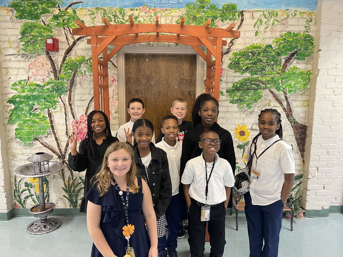 VAoftheArts's tweet photo. BUILDER SERIES- AMIRA - our 4th Grade #PANDA Leaders who are excelling with our new #AMIRA reading  program! As an incentive, they have launched an Amira #BuddyProgram with Kindergarten. #Lead #Learn #innovate #Serve @BibbSchools https://t.co/JKSaRtwZ0L