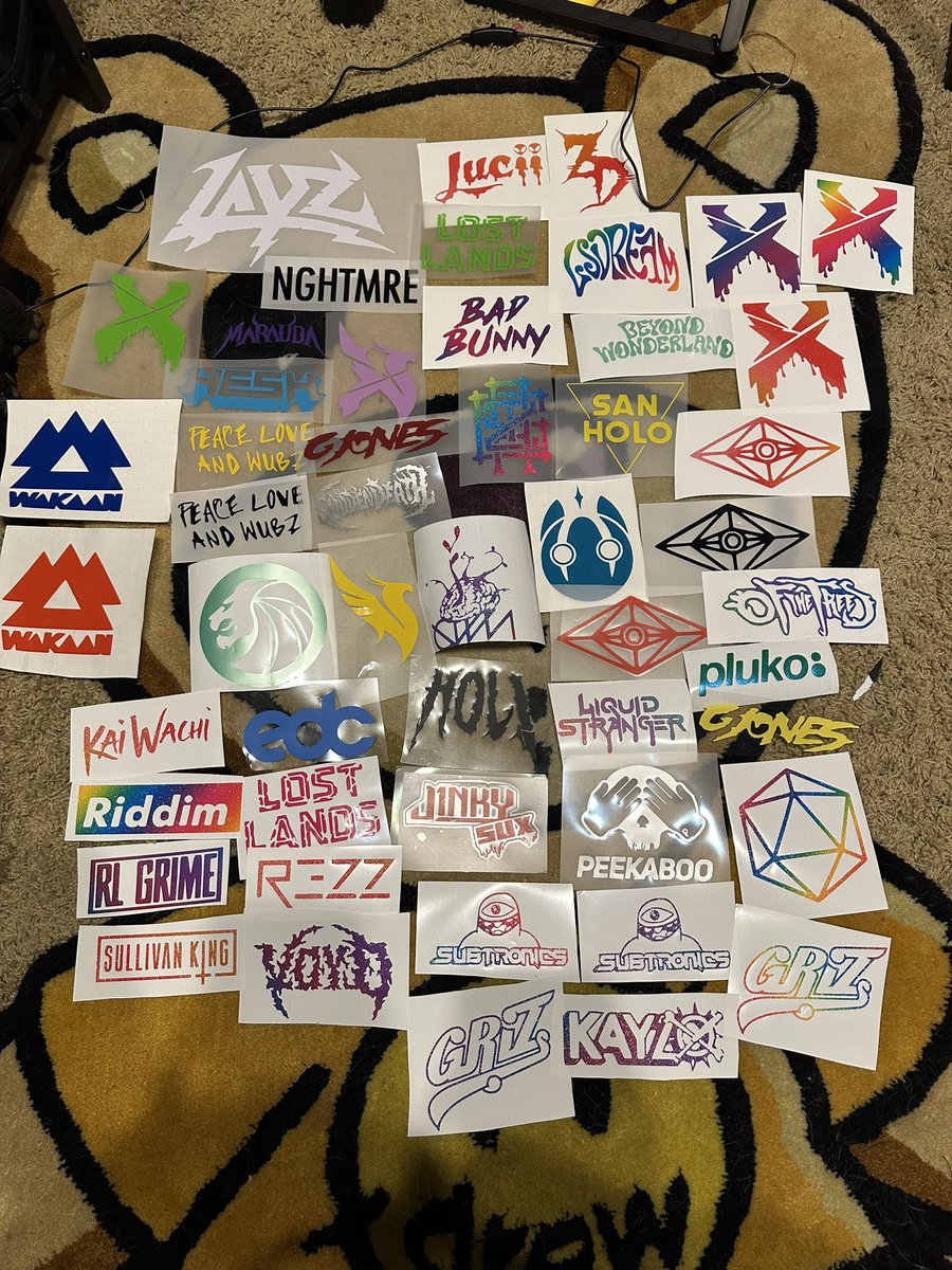 trhopicalwaves's tweet photo. My gf and I are trying to buy a house this year so I’m trying to make money for a decent down deposit and also to pay off some of our debt to get our credit scores up! So I’m pushing decal sales!
They are $5 each and I am still honoring buy 5 get 3 free with FREE shipping 🥰 https://t.co/VzjJt5pf7y