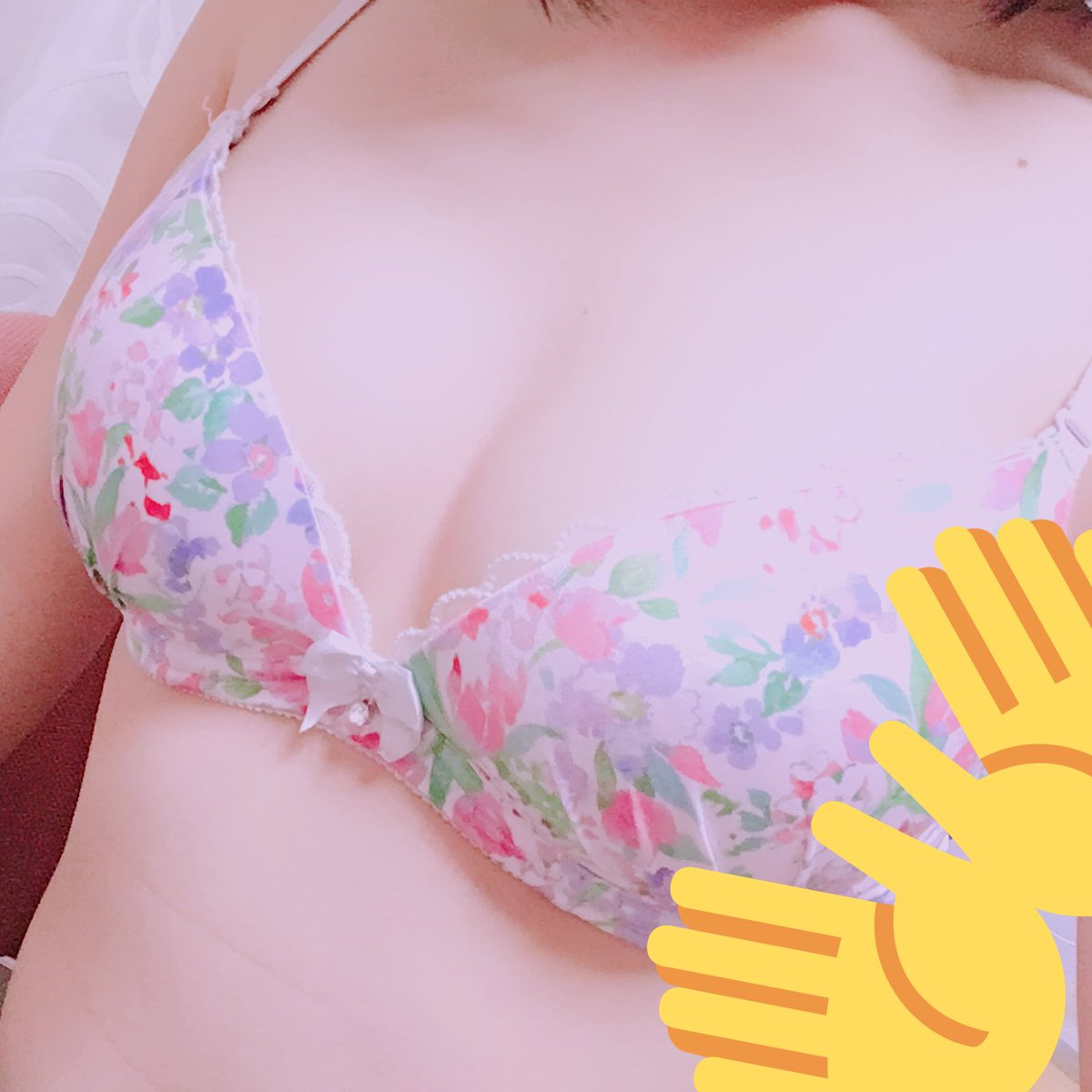 SharonBrow62589's tweet photo. マン 凸してると、なんだかﾑﾗ ﾑﾗしちゃうんだよね💖

今、ビチョビチョなんだぁ🫶
見る？🫣 https://t.co/kI12uljpaA