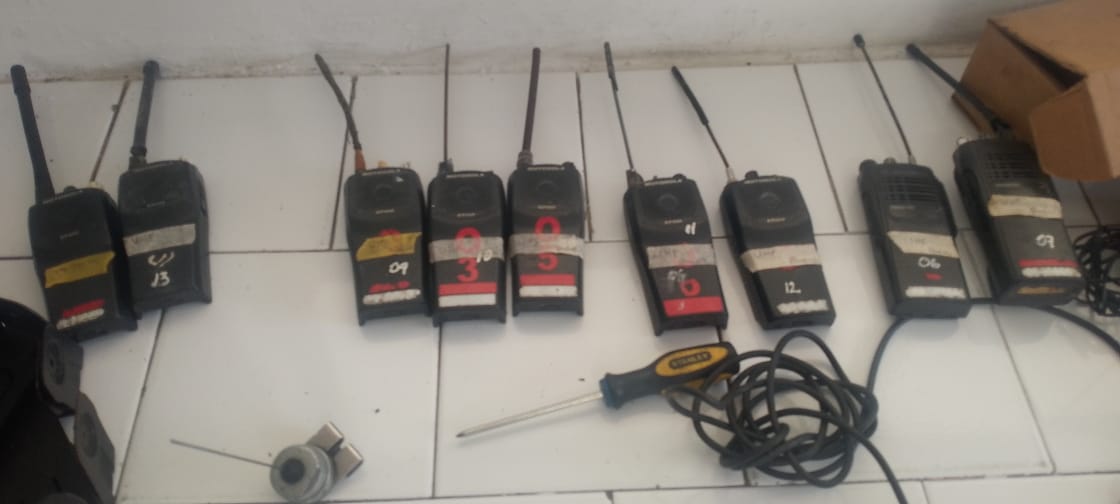 bomberuc's tweet photo. 12/02/2024
@Sira9dos y @radioclubval reactivaron repetidor, instalaron y ajustaron radios fijos a dos unidades y se repararon portátiles, suministrando baterías, antenas y perillas. Con ello se garantiza la operatividad en radiocomunicaciones a @bomberuc 

Nuestro agradecimiento https://t.co/dMuSiofoh5