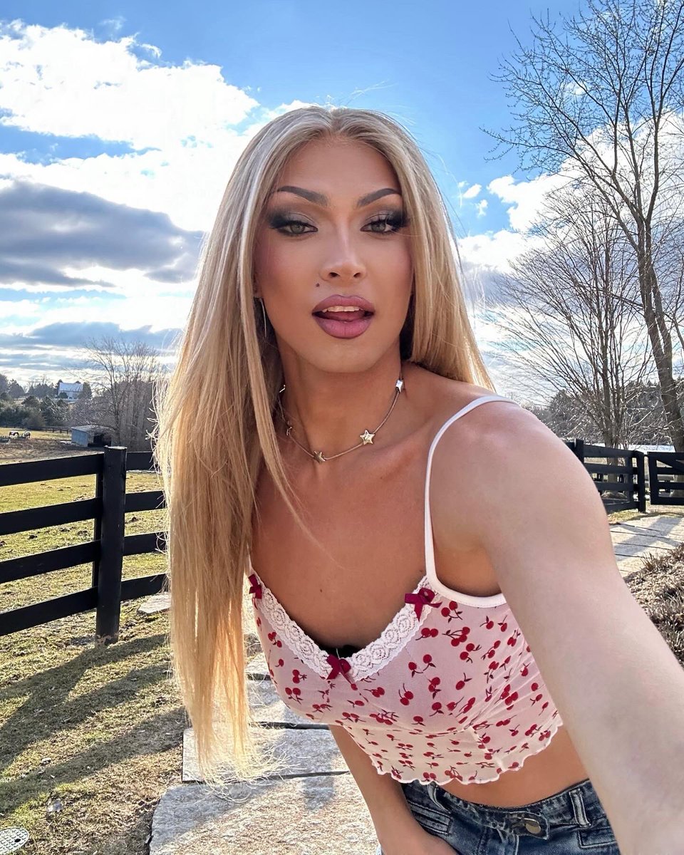 Mugged <a href="/viktorpeters/">Viktor Peters</a> 🍒