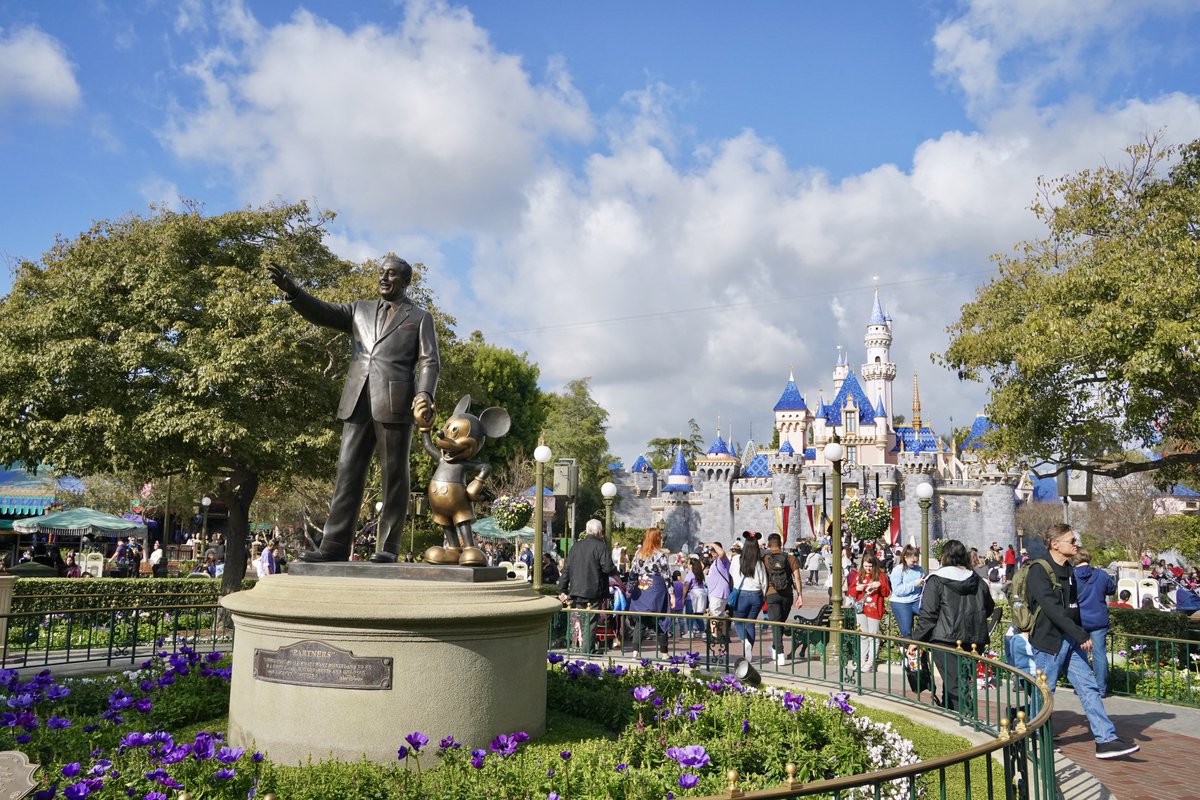 久しぶりやな！
元気にやってますよっ！
元気どころか、先月は一気に夢叶えてきましたわ。まさかこのタイミングで行けるなんて思っていなかった。
運が良い、、、
この勢いで、ひたすら頑張るぞ。
もっともっと夢叶えるぞっ！
好きと感謝を大切に🙏🏻