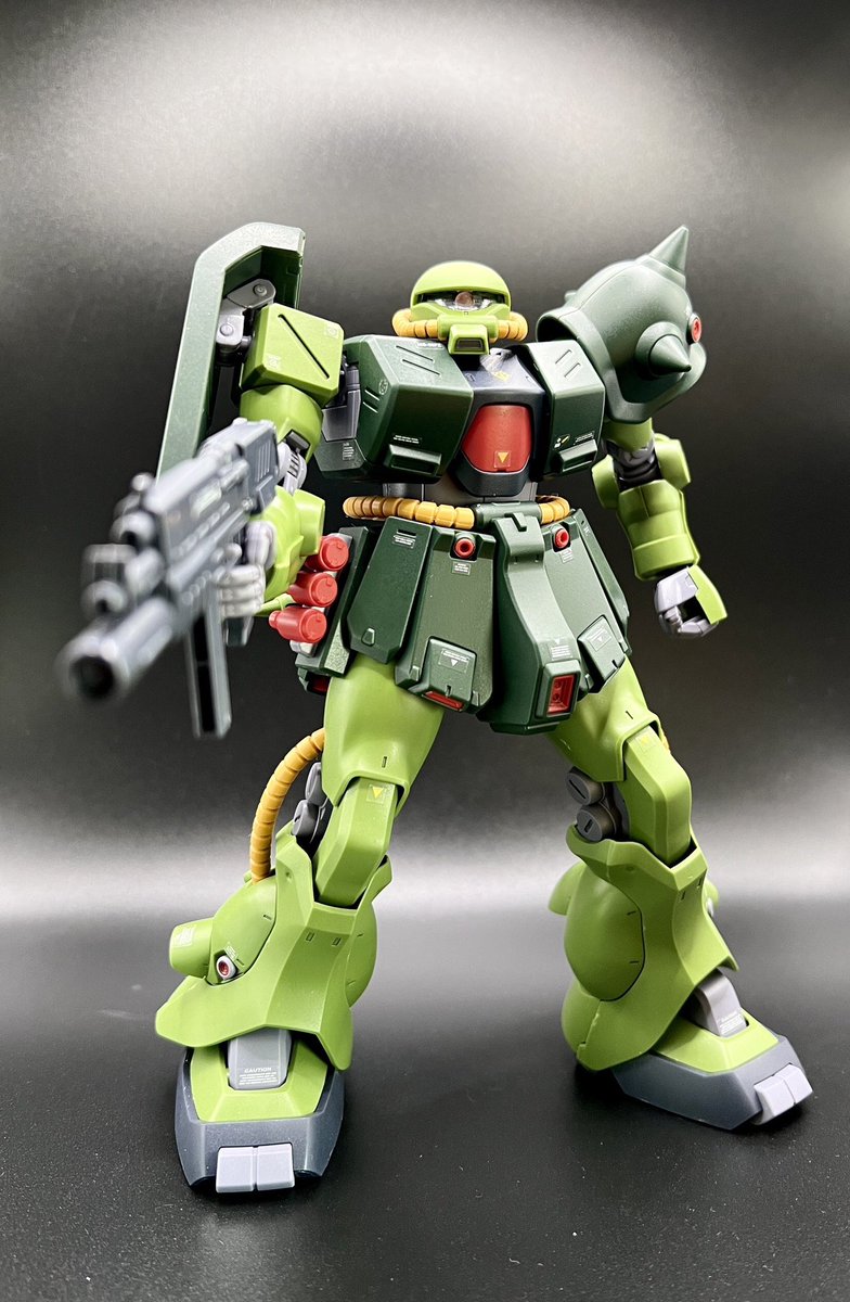HibyosanWon's tweet photo. 久しぶりの投稿です
RE100 ザクII改
素組みとつや消しスプレーのみです
バーニー、もう戦わなくていいんだ
#ガンプラ
#ガンプラ初心者
#ポケットの中の戦争
#ザク ,#MS06FZ,#RE100 https://t.co/AULHX13vOA
