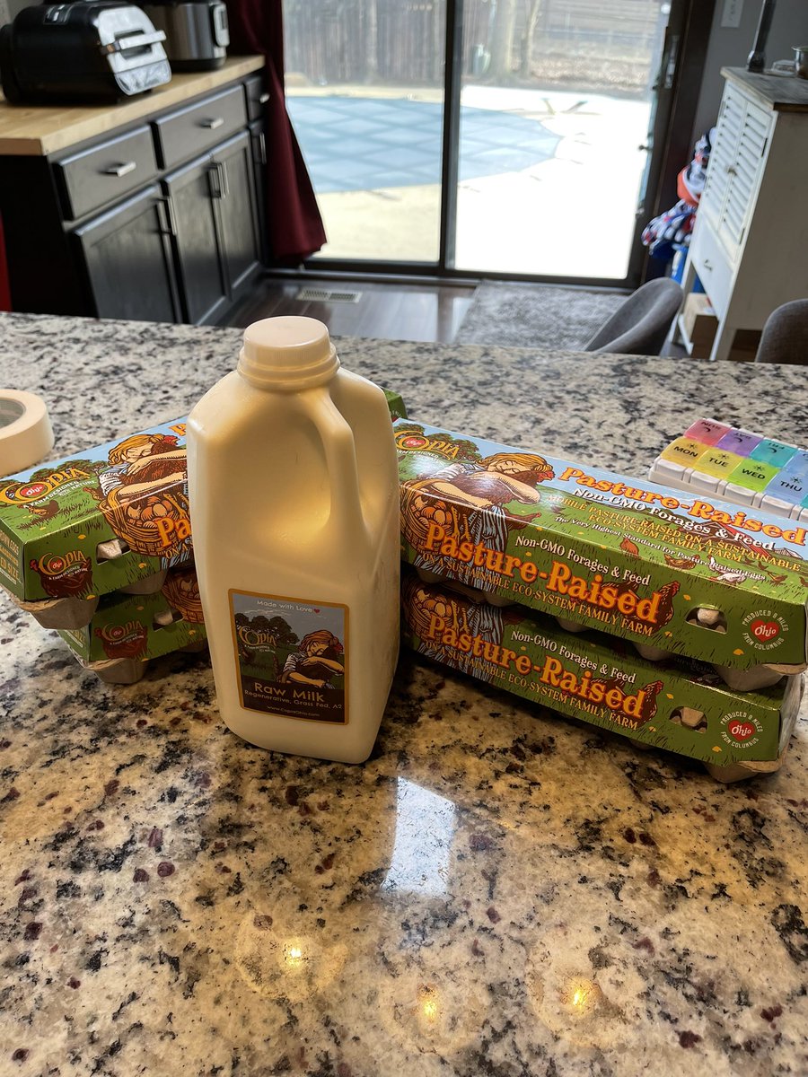 cbuschris's tweet photo. @GubbaHomestead Just picked up my first raw milk yesterday https://t.co/TmGJrYcTnv