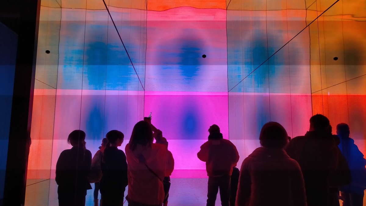 ideacd_sapporo's tweet image. おはようございます☀️

お休み中に #札幌国際芸術祭 の展示の一つ、#IntoSight を見ました！
来場者の動きによって、光・色・音が変化する不思議な空間でした✨
2/25(日)まで展示しているようです。
#札幌 #web運用 #ホームページ制作 #企業公式相互フォロー #SonyDesign #SIAF2024 #SCARTS
